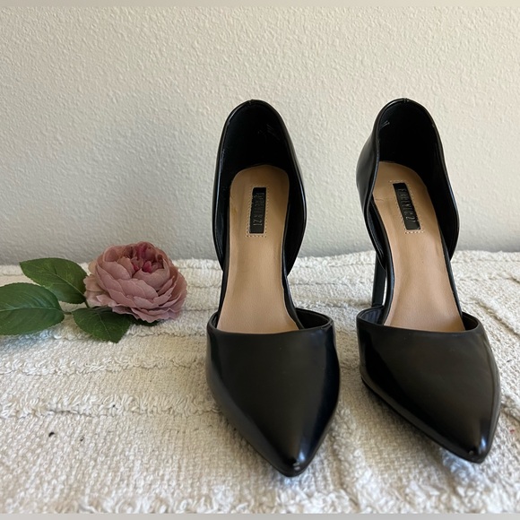 FOREVER 21 Black Patent Pointy Heels- Size 6 - Picture 2 of 9